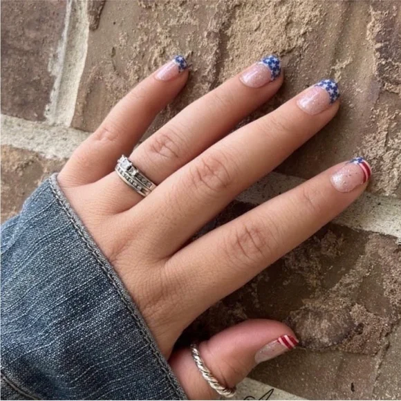 *Retired* Color Street: Red, White, and Belle | Fourth Of July Patriotic America - Picture 12 of 16